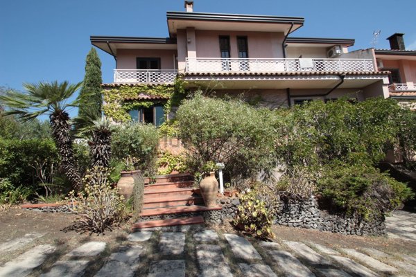 casa indipendente in vendita a Mascalucia
