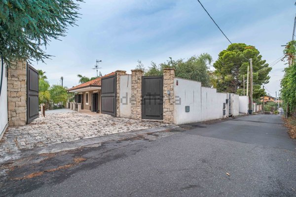 casa indipendente in vendita a Mascalucia
