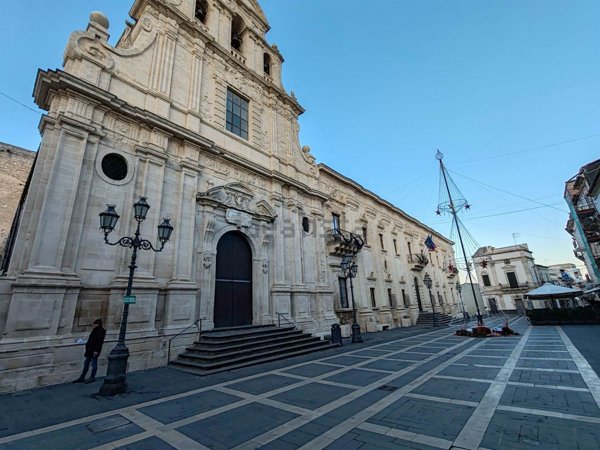 pentavano in vendita a Militello in Val di Catania