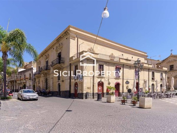intera palazzina in vendita a Militello in Val di Catania