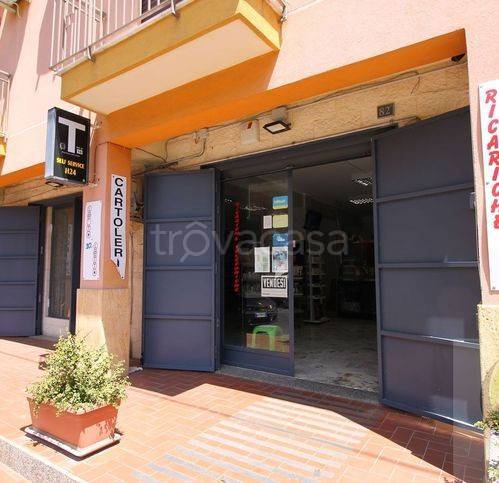 negozio in vendita a Militello in Val di Catania