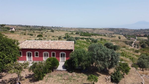 casa indipendente in vendita a Militello in Val di Catania