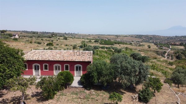 casa indipendente in vendita a Militello in Val di Catania