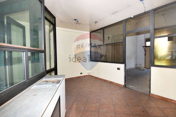 locale commerciale in vendita a Milo