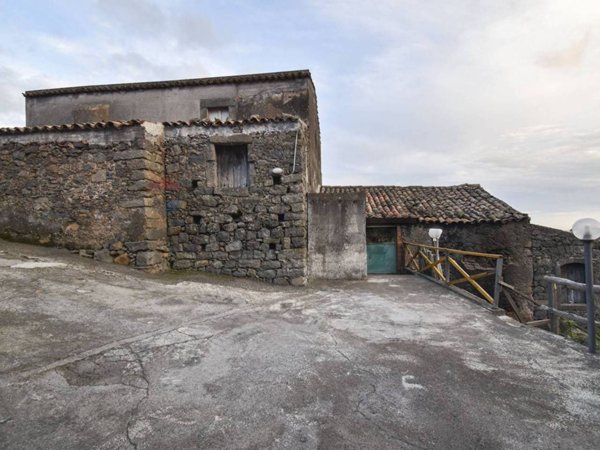 casale in vendita a Milo