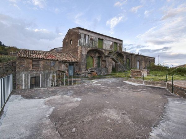 casale in vendita a Milo