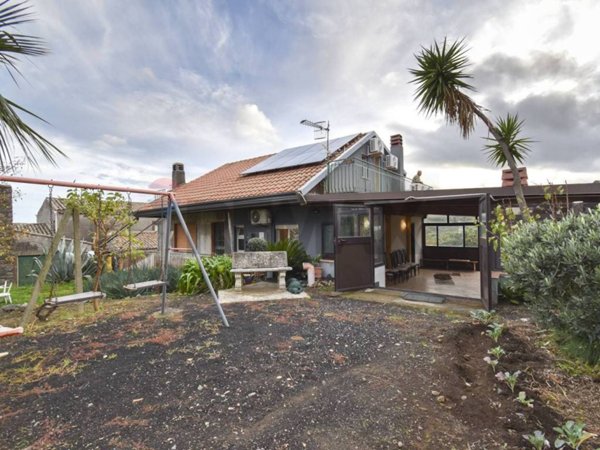 casa indipendente in vendita a Milo