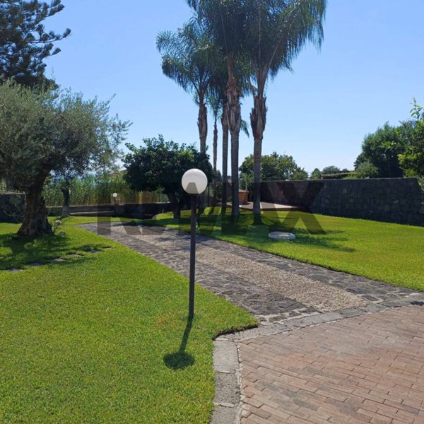 casa indipendente in vendita a Milo