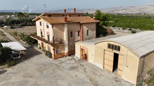 casa indipendente in vendita a Mineo