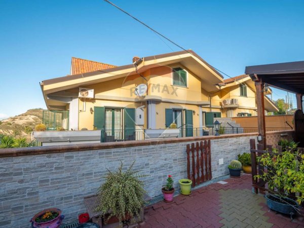 casa indipendente in vendita a Mineo