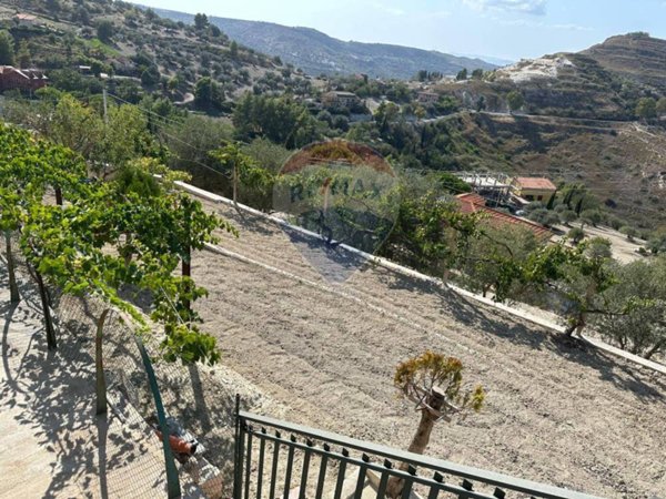 casa indipendente in vendita a Mineo