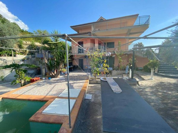 casa indipendente in vendita a Mineo