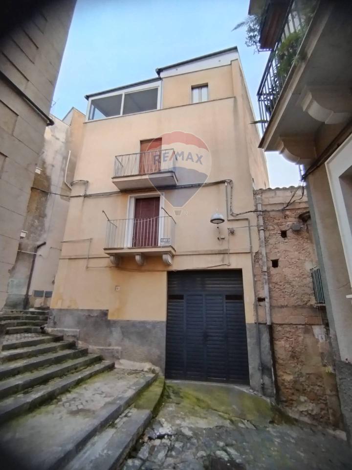 casa indipendente in vendita a Mineo