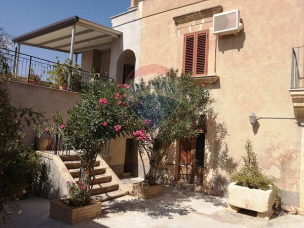 casa indipendente in vendita a Mineo