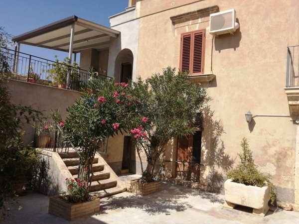 casa indipendente in vendita a Mineo