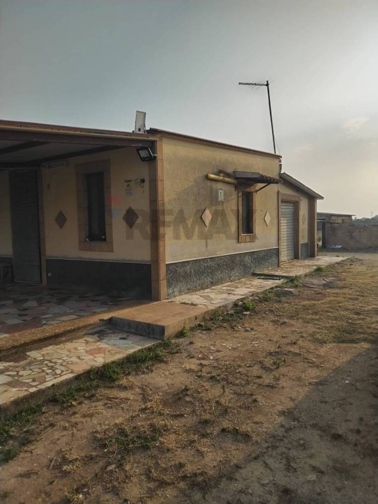 casa indipendente in vendita a Mineo