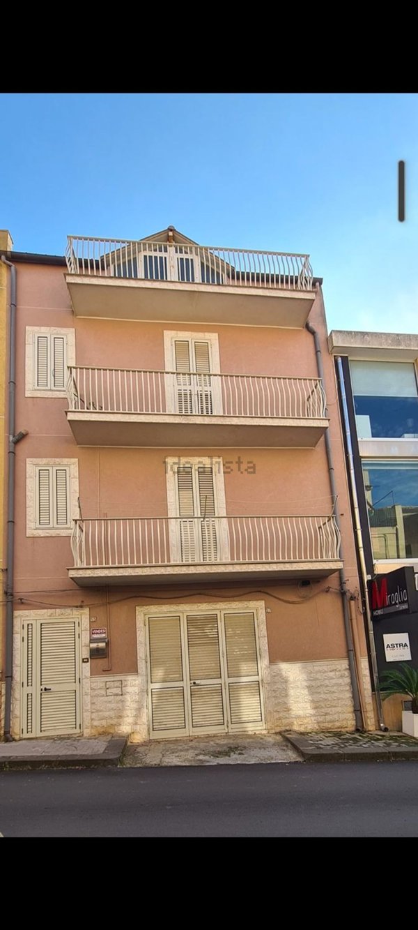 casa indipendente in vendita a Mirabella Imbaccari