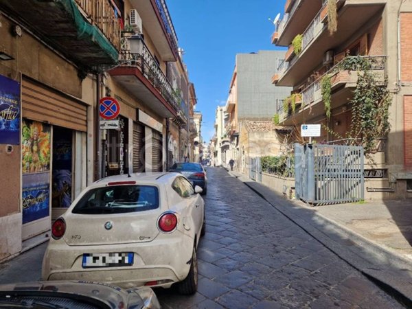 negozio in vendita a Misterbianco in zona Centro Città