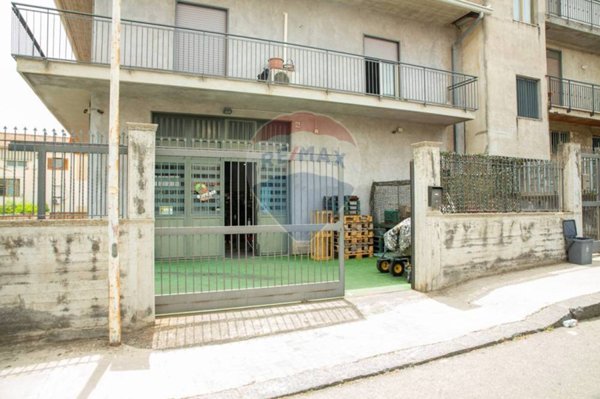 negozio in vendita a Misterbianco in zona Centro Città