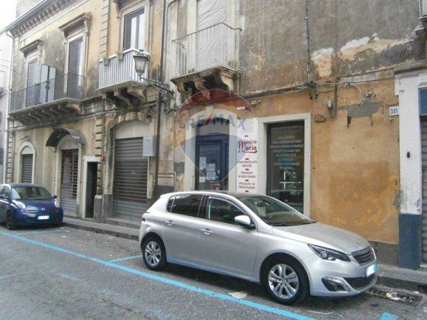negozio in vendita a Misterbianco in zona Centro Città