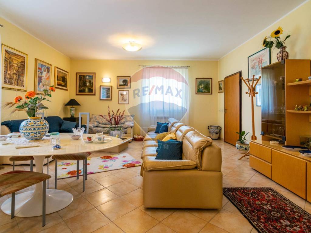 casa indipendente in vendita a Misterbianco in zona Poggio Lupo