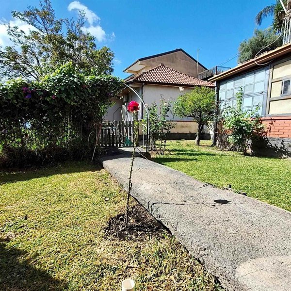 casa indipendente in vendita a Misterbianco