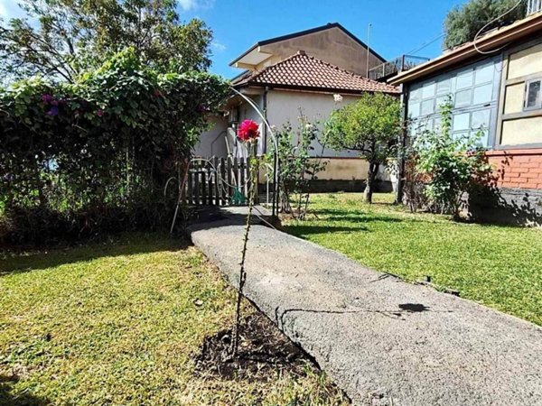 casa indipendente in vendita a Misterbianco
