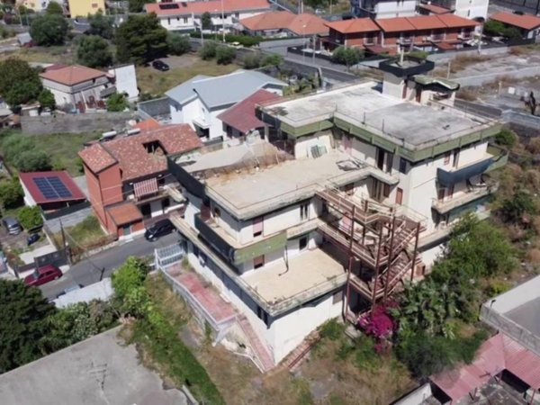 intera palazzina in vendita a Misterbianco