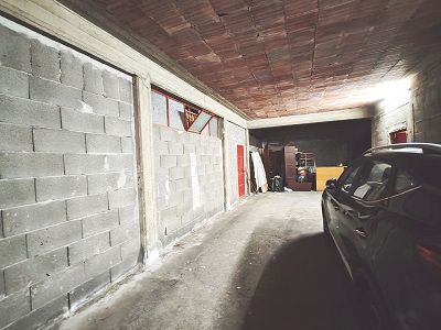 locale commerciale in vendita a Misterbianco in zona Poggio Lupo