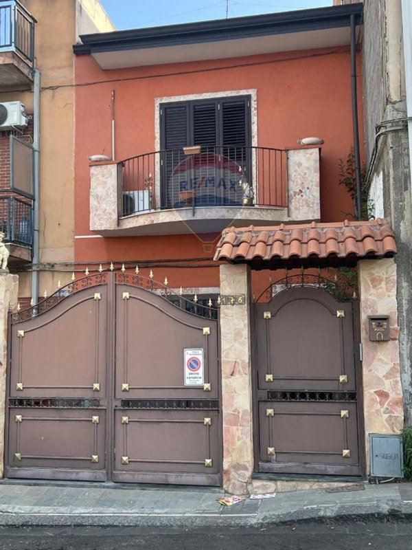 casa indipendente in vendita a Misterbianco