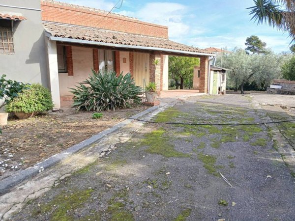 casa indipendente in vendita a Misterbianco