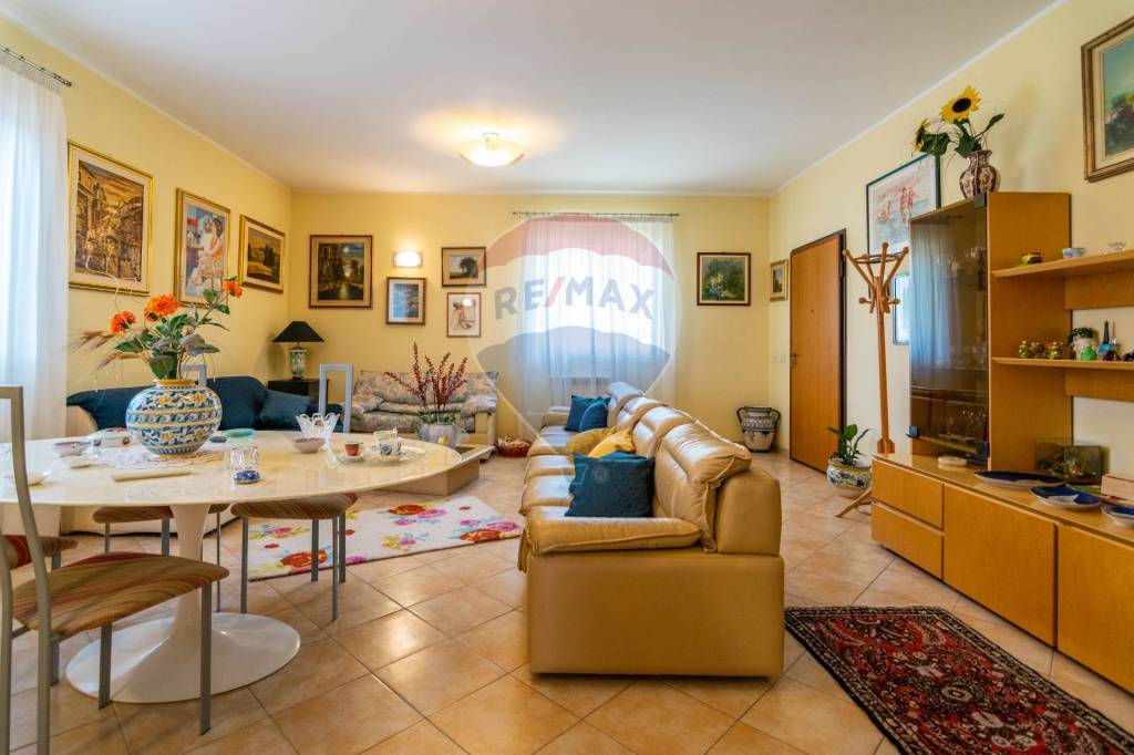 casa indipendente in vendita a Misterbianco in zona Poggio Lupo