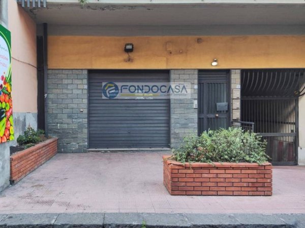 negozio in vendita a Misterbianco in zona Centro Città