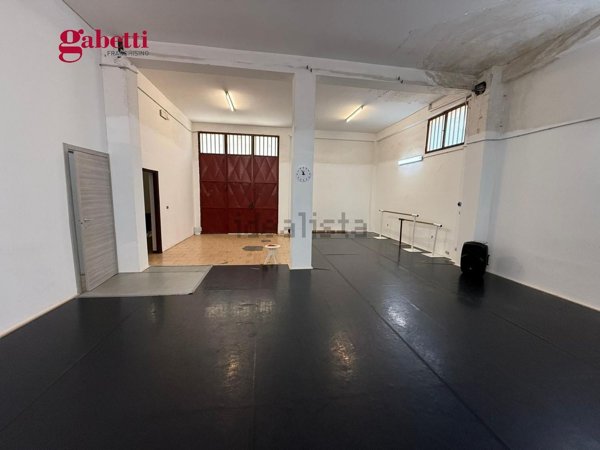 locale di sgombero in vendita a Misterbianco