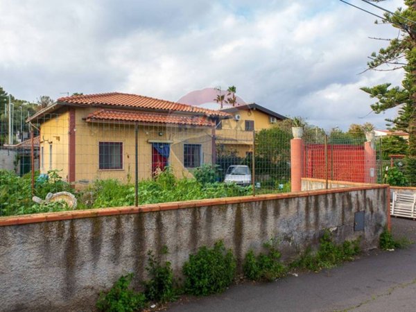 casa indipendente in vendita a Misterbianco in zona Centro Città