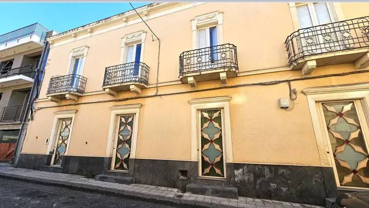 intera palazzina in vendita a Misterbianco