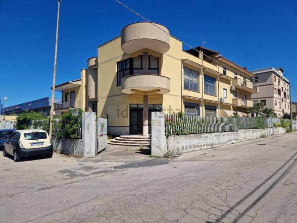 locale commerciale in vendita a Misterbianco