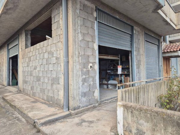 locale commerciale in vendita a Misterbianco