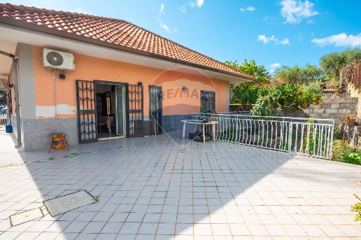 casa indipendente in vendita a Misterbianco in zona Serra