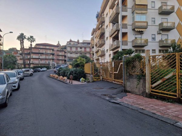 locale commerciale in vendita a Misterbianco