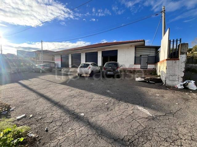 negozio in vendita a Misterbianco in zona Poggio Lupo