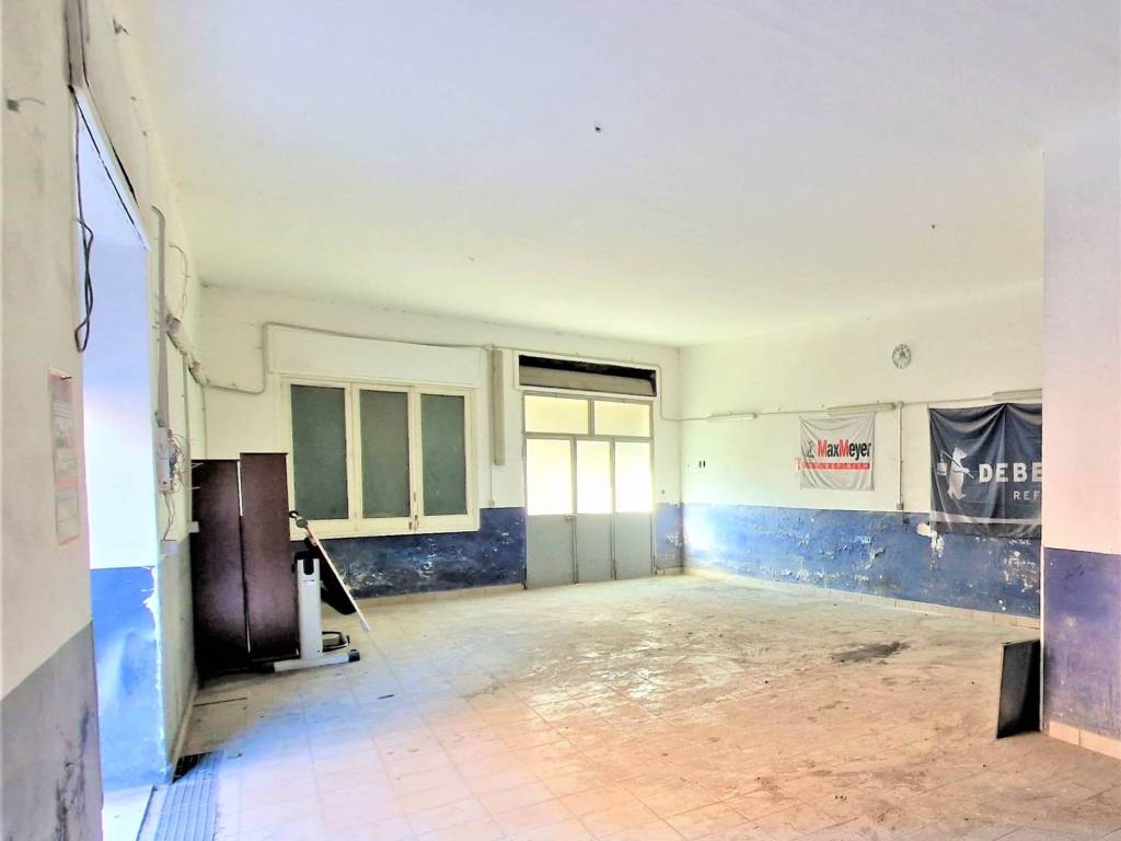 negozio in vendita a Misterbianco in zona Lineri / Montepalma