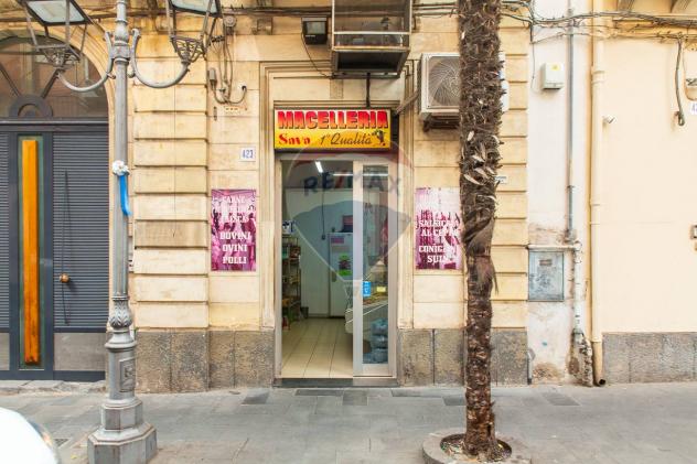 negozio in vendita a Misterbianco in zona Centro Città