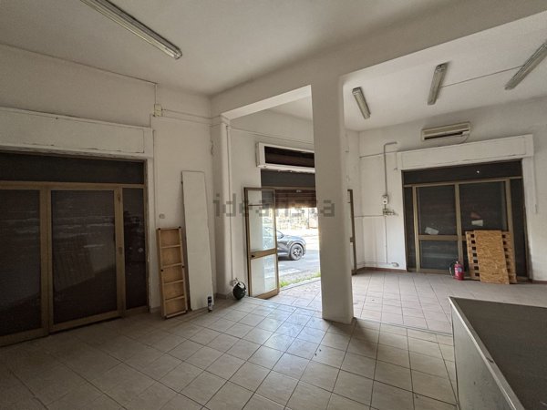 negozio in vendita a Misterbianco in zona Lineri / Montepalma