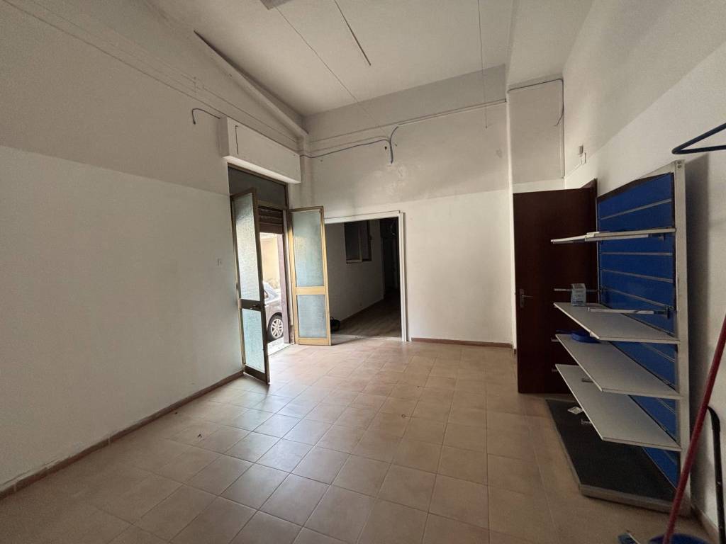 negozio in vendita a Misterbianco in zona Lineri / Montepalma