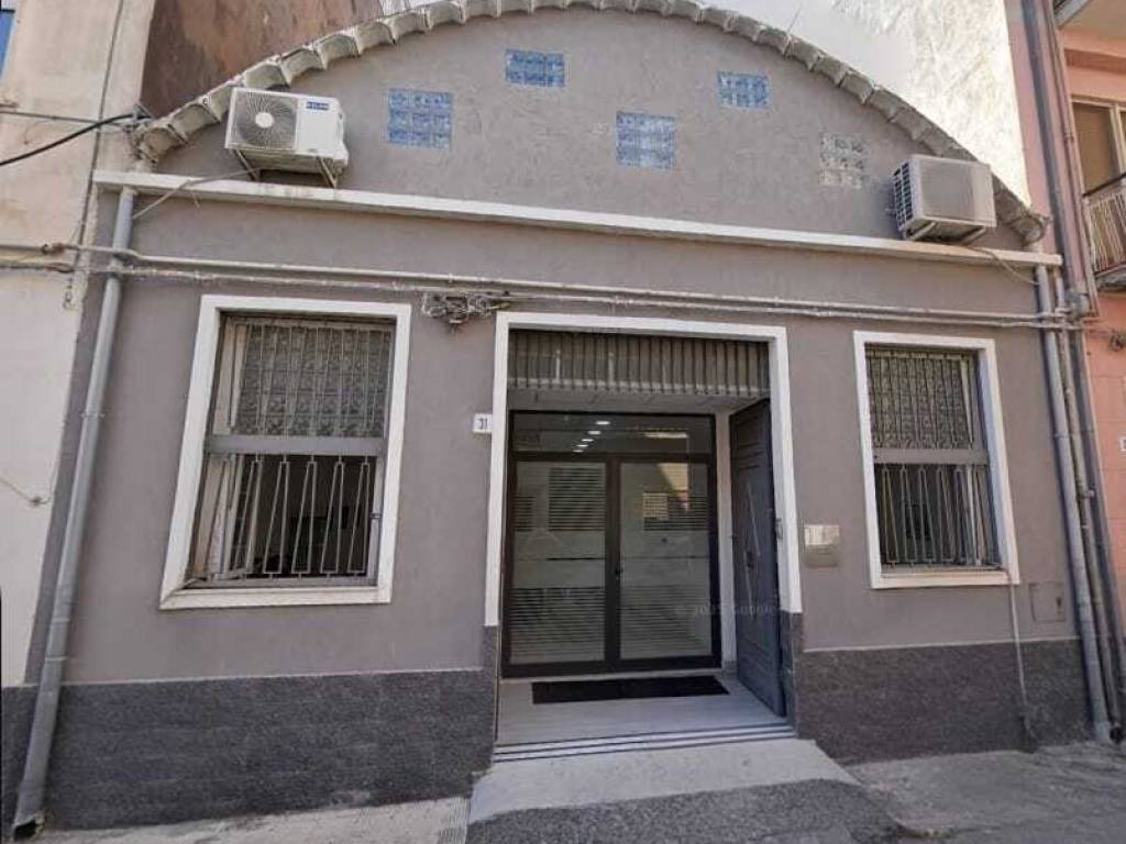 negozio in vendita a Misterbianco in zona Centro Città