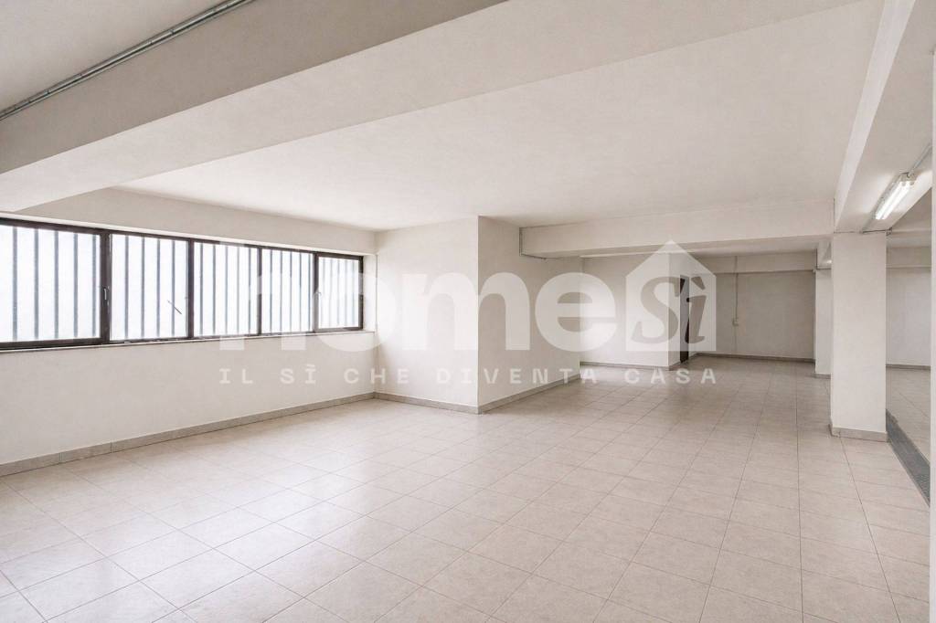 locale di sgombero in vendita a Misterbianco in zona Centro Città
