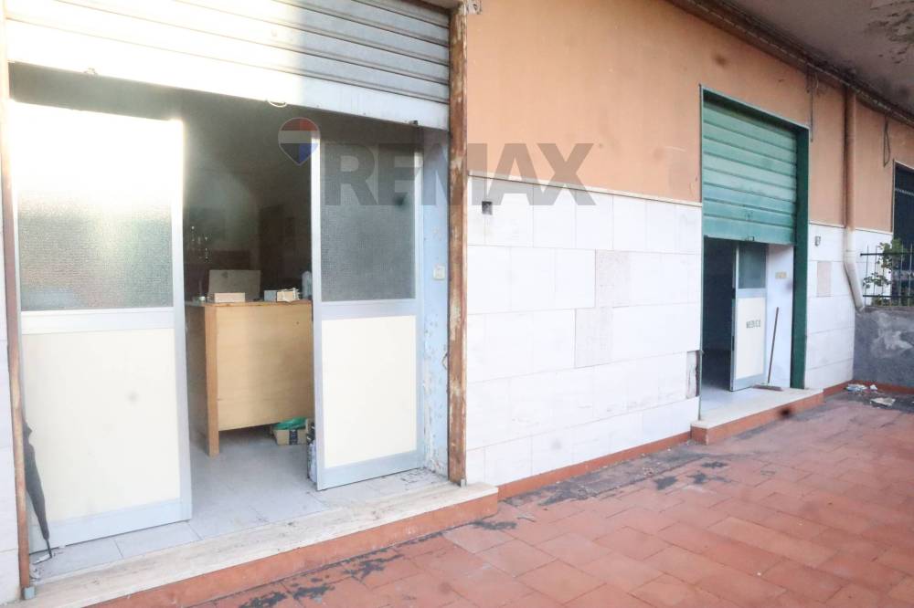 locale commerciale in vendita a Misterbianco in zona Lineri / Montepalma