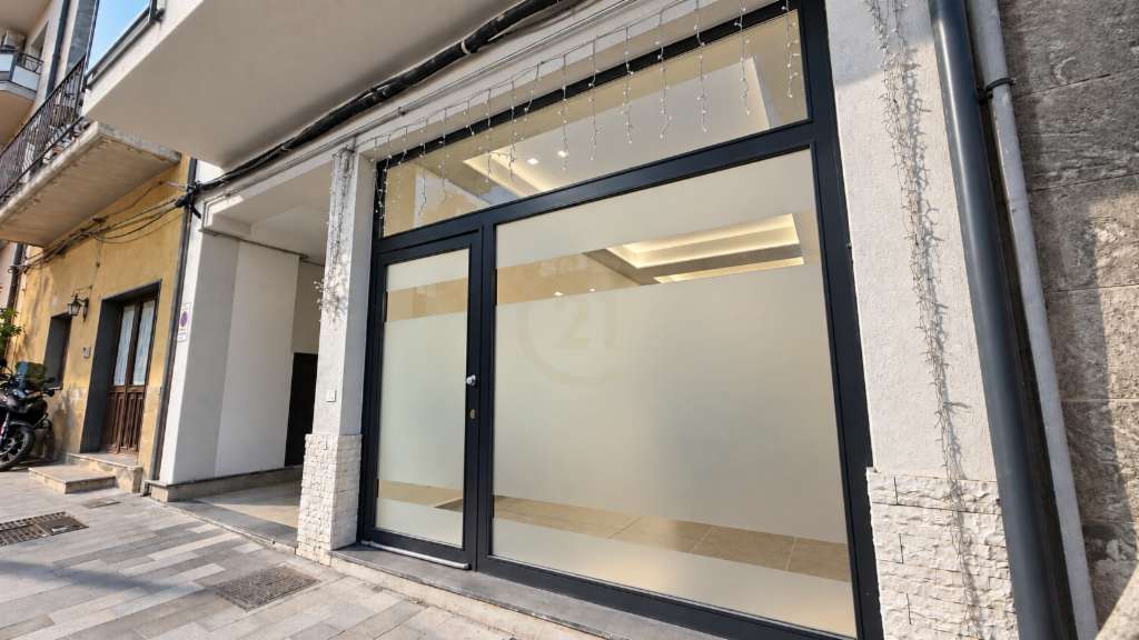 locale commerciale in vendita a Misterbianco