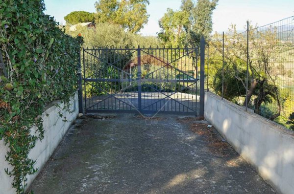 casa indipendente in vendita a Motta Sant'Anastasia